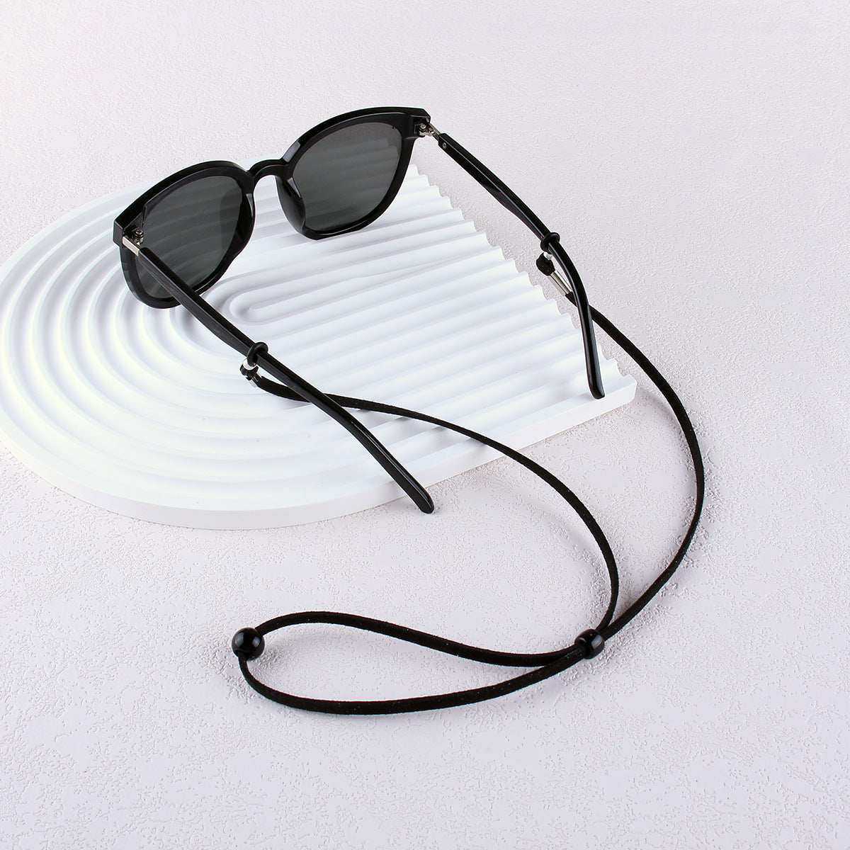 Adjustable Cord Eyewear Retainer